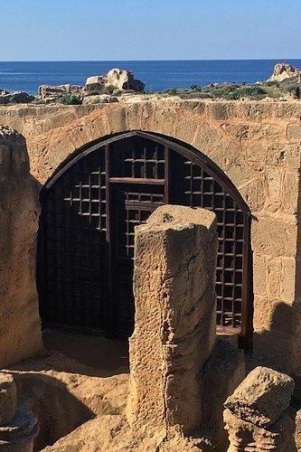 Τάφοι